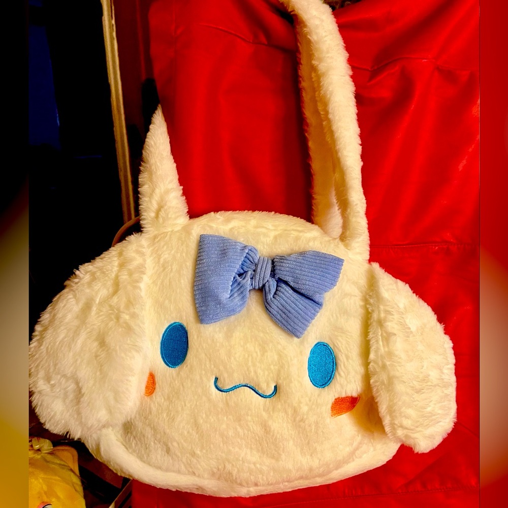 NWOT Sanrio Hello Kitty and Friends Cinnamonroll Plush Hand Bag.
